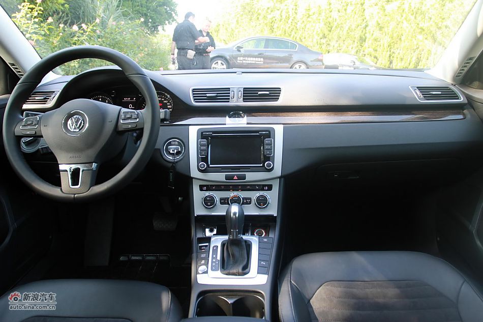 新迈腾(B7L)1.8TSI自动尊贵型内饰功能