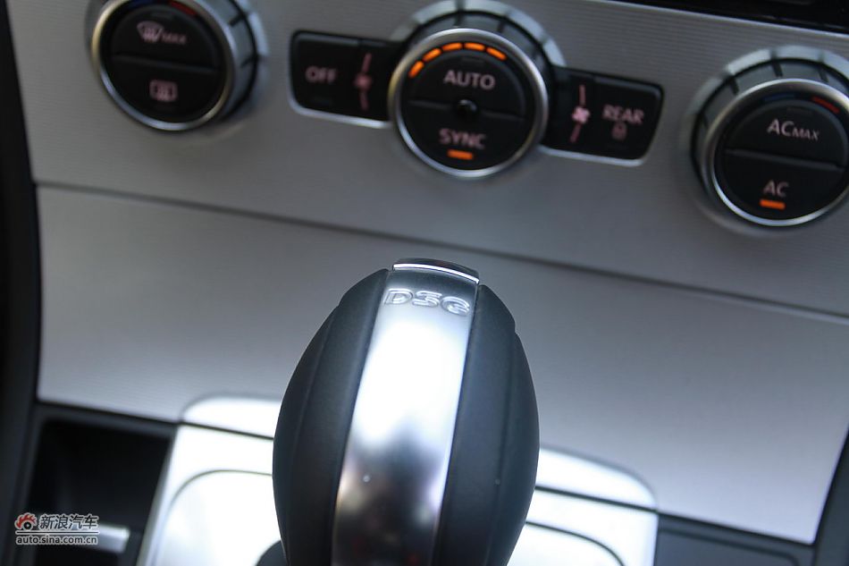 新迈腾(B7L)1.8TSI自动尊贵型内饰功能