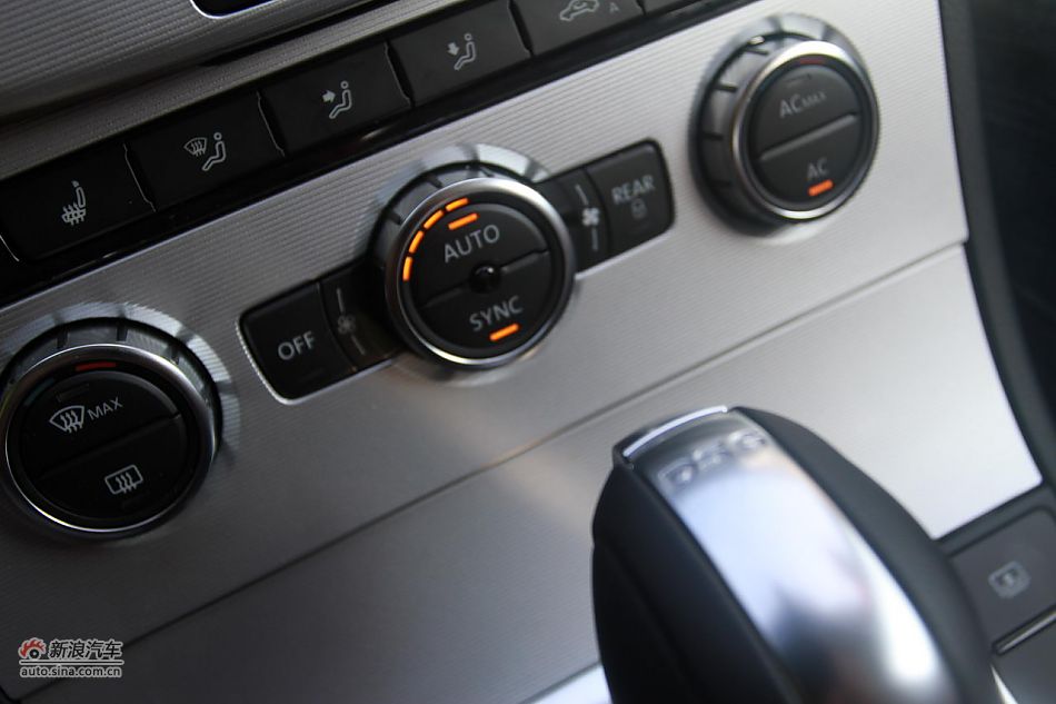 新迈腾(B7L)1.8TSI自动尊贵型内饰功能