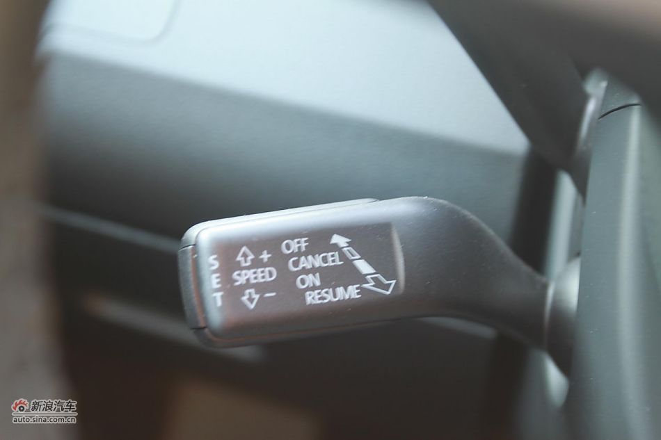 新迈腾(B7L)1.8TSI自动尊贵型内饰功能