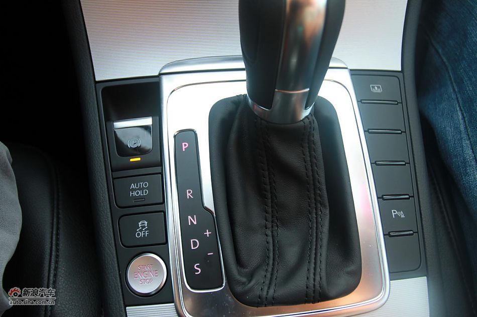 新迈腾(B7L)1.8TSI自动尊贵型内饰功能