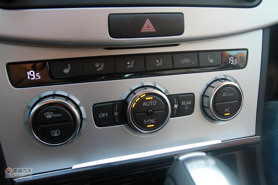 新迈腾(B7L)1.8TSI自动尊贵型内饰功能