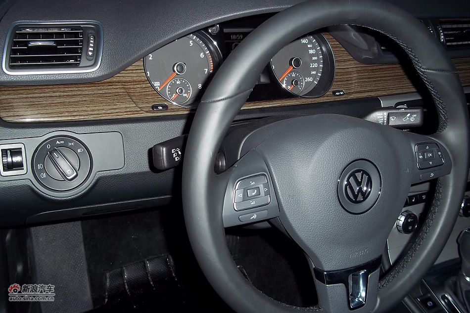 全新一代迈腾内饰及细节