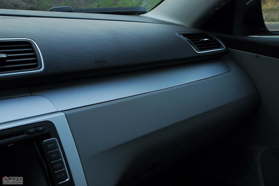 2011款迈腾试车实拍图-内饰