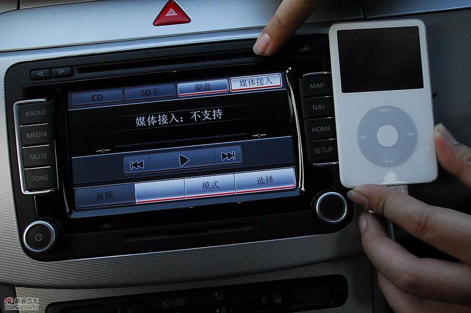 2011款迈腾试车实拍图-内饰