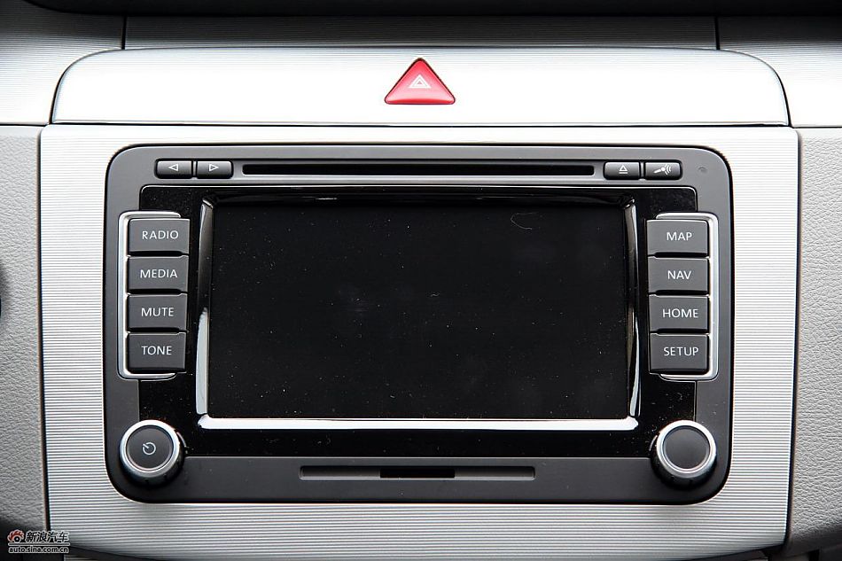 2011款迈腾2.0TSI内饰实拍