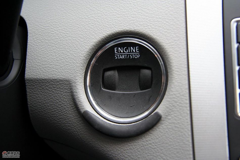 2011款迈腾2.0TSI内饰实拍