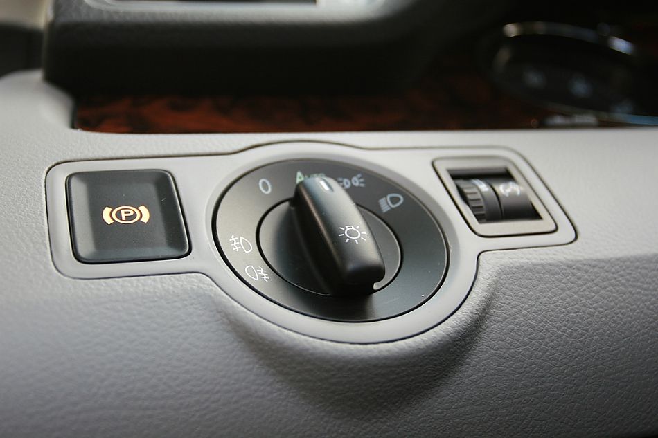 一汽大众迈腾DSG内饰图