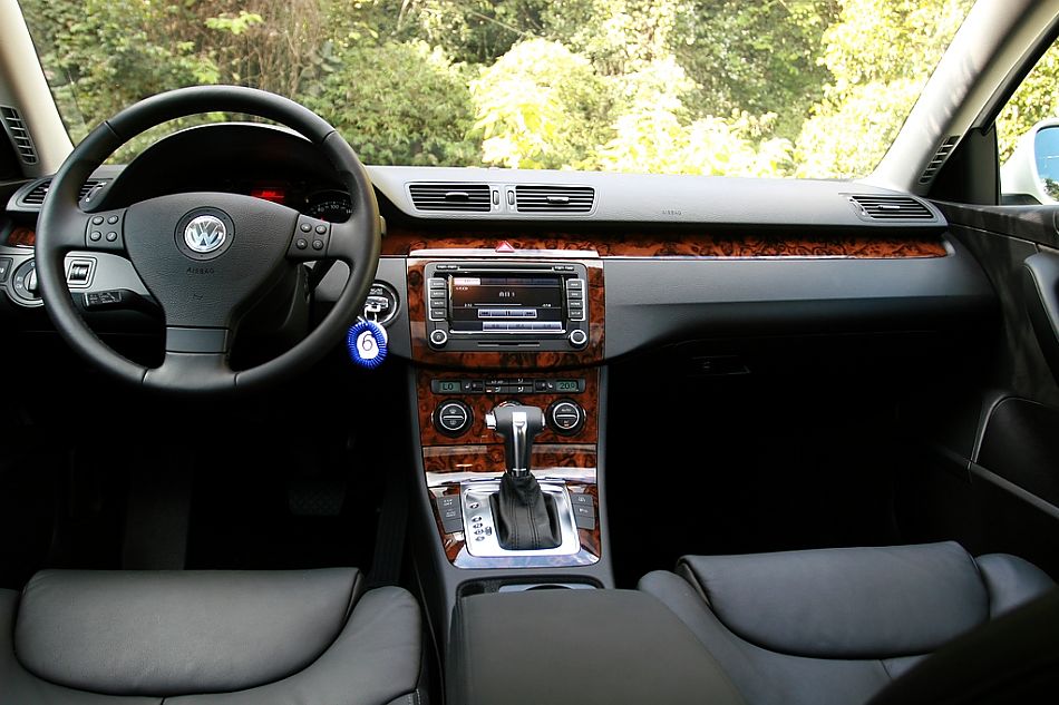 一汽大众迈腾DSG内饰图