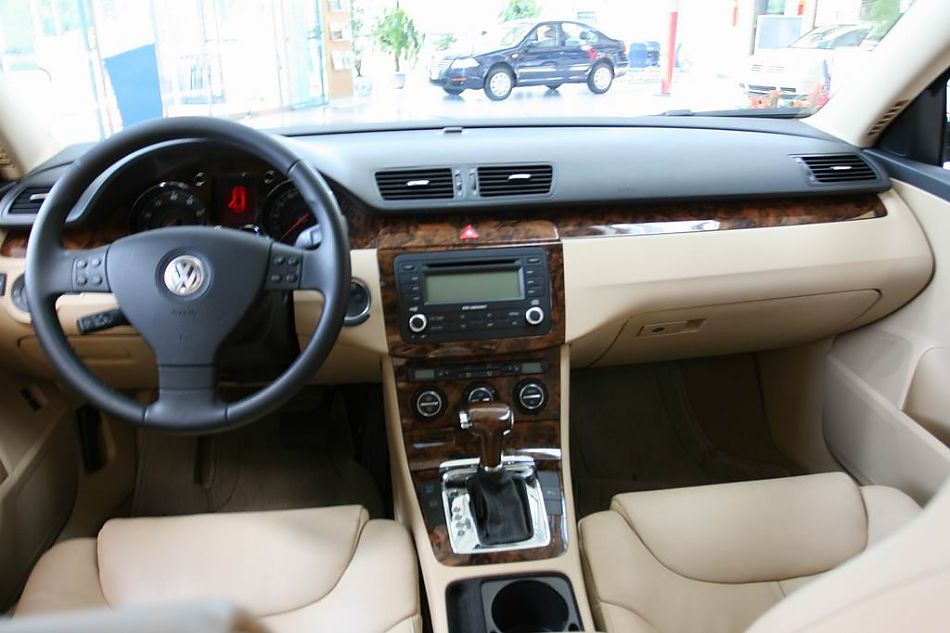 迈腾2.0TSI舒适型手自一体内饰图片