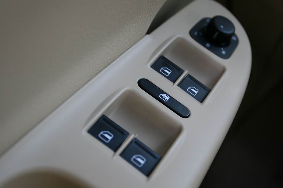 迈腾2.0TSI舒适型手自一体内饰图片