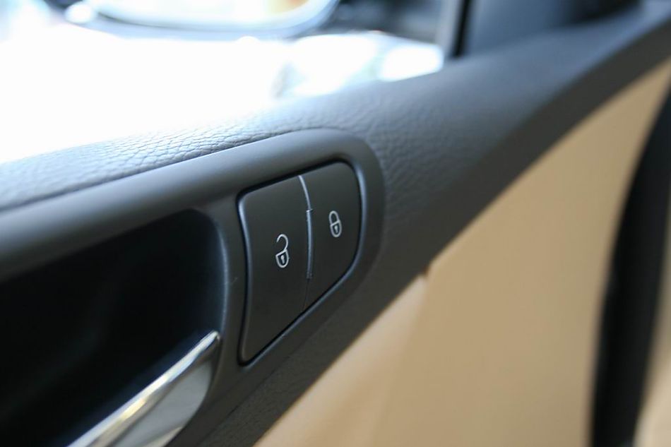 迈腾2.0TSI舒适型手自一体内饰图片