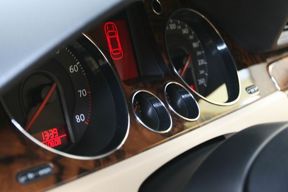 迈腾2.0TSI舒适型手自一体内饰图片