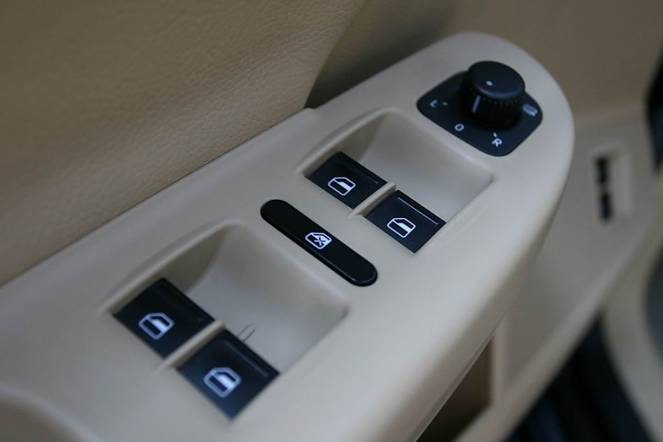 迈腾2.0TSI舒适型手自一体内饰图片