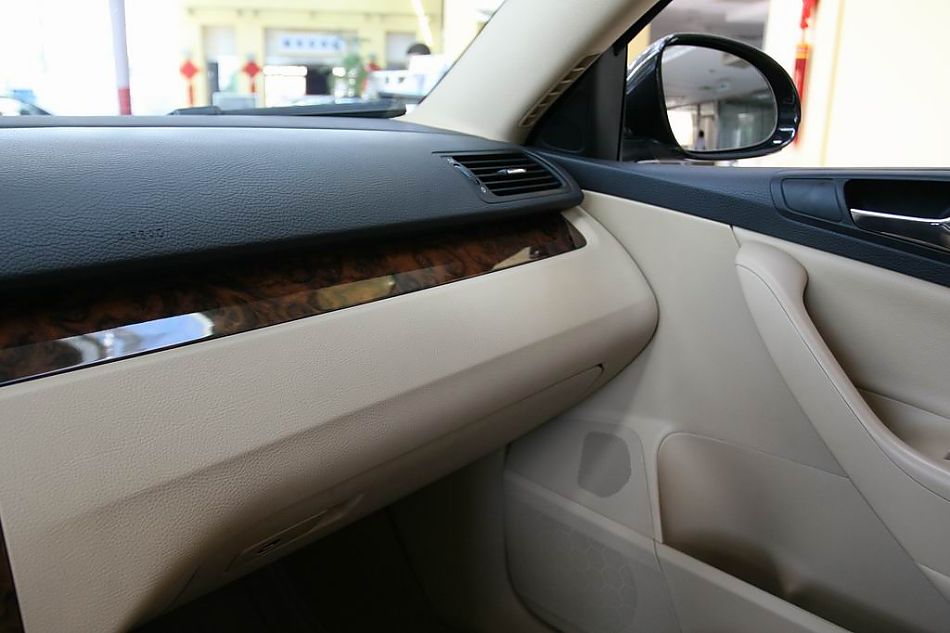 迈腾2.0TSI舒适型手自一体内饰图片