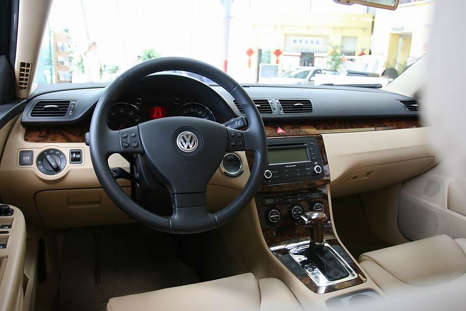 迈腾2.0TSI舒适型手自一体内饰图片