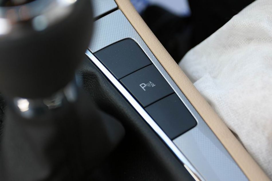 迈腾1.8TSI舒适型手动版内饰