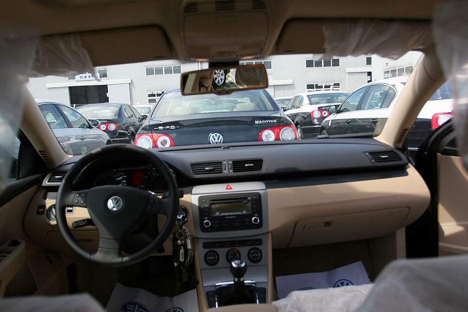 迈腾1.8TSI舒适型手动版内饰