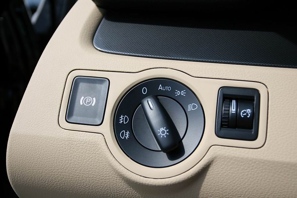 迈腾1.8TSI舒适型手动版内饰