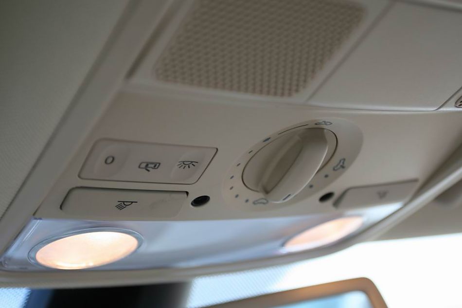 迈腾1.8TSI舒适型手动版内饰