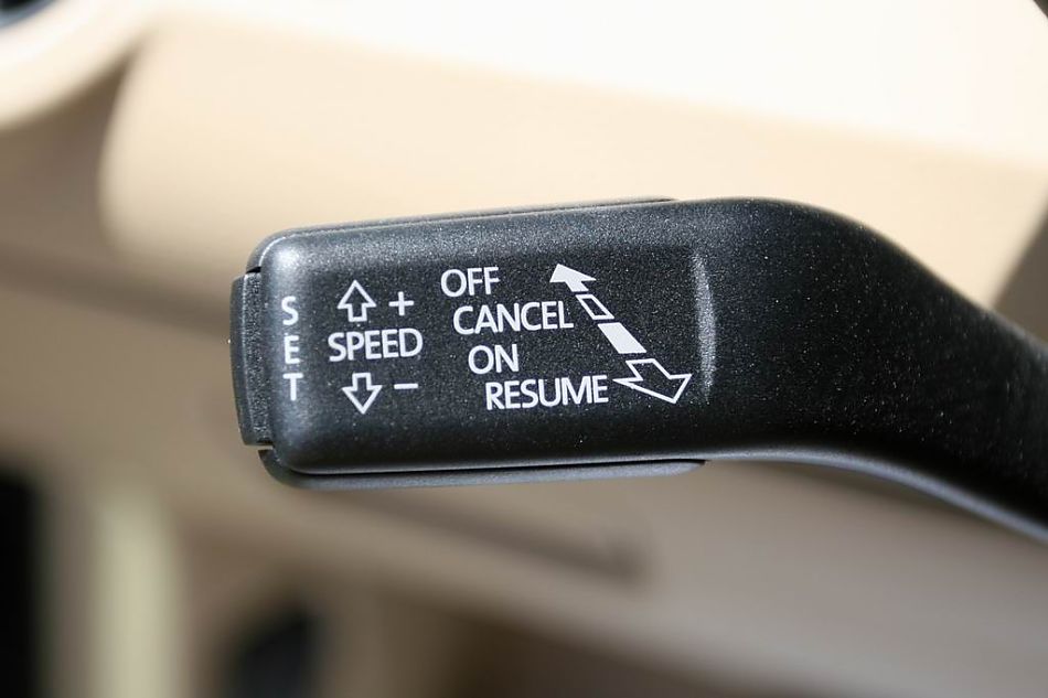 迈腾1.8TSI手自一体豪华型导航版内饰