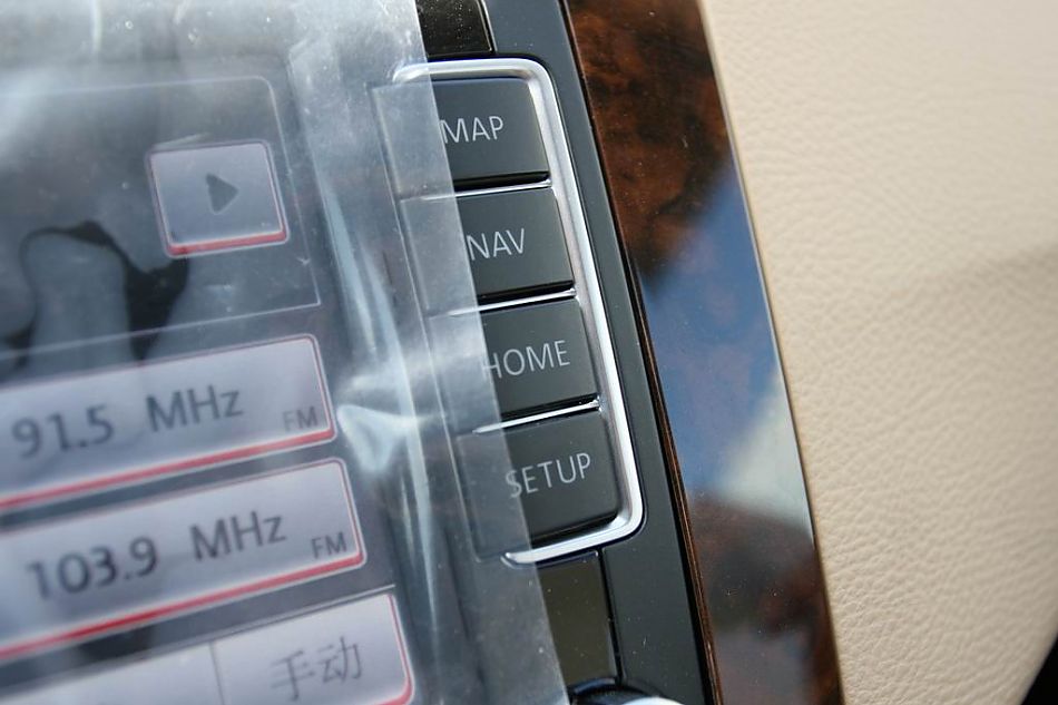 迈腾1.8TSI手自一体豪华型导航版内饰