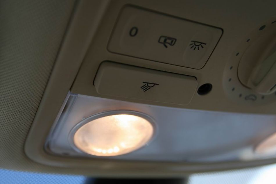 迈腾1.8TSI手自一体豪华型导航版内饰