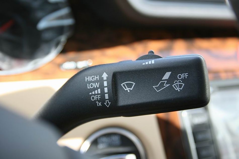 迈腾1.8TSI手自一体豪华型导航版内饰