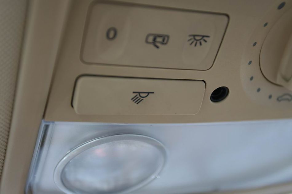 迈腾1.8TSI手自一体豪华型导航版内饰