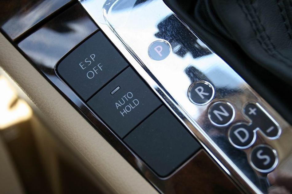 迈腾1.8TSI手自一体豪华型导航版内饰