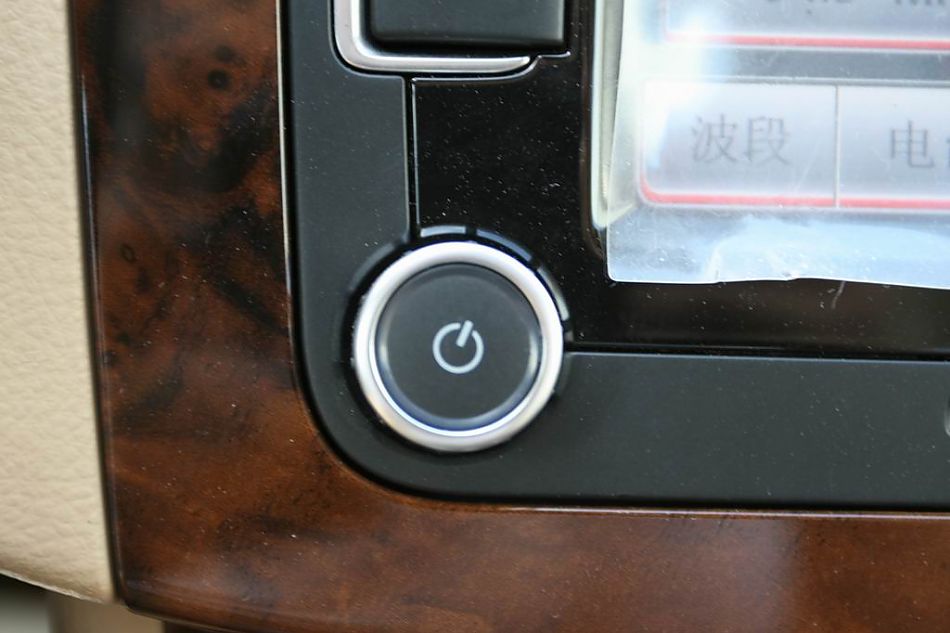 迈腾1.8TSI手自一体豪华型导航版内饰