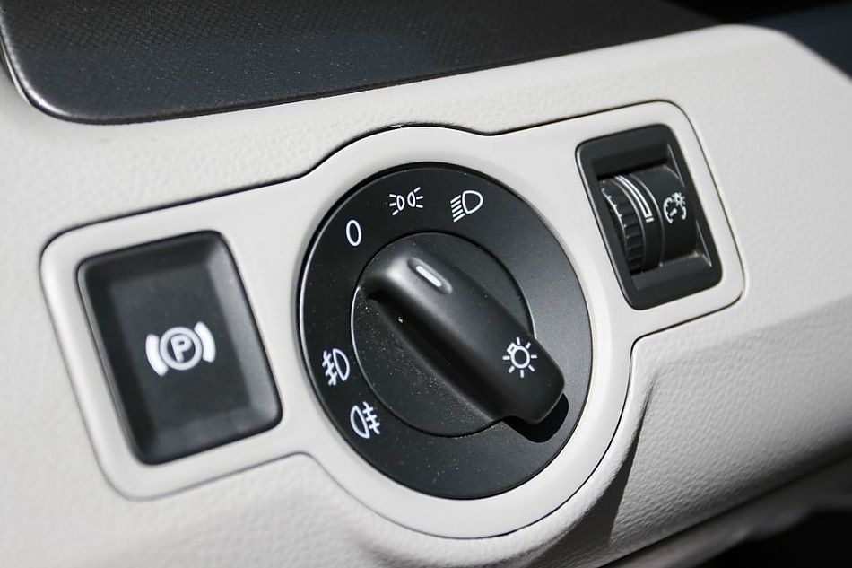 迈腾2.0标准型手动挡内饰图