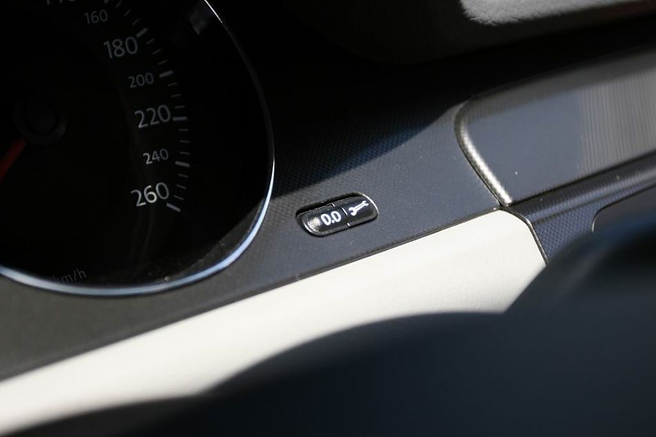 迈腾2.0标准型手动挡内饰图