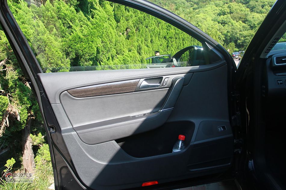 新迈腾(B7L)1.8TSI自动尊贵型座椅及空间