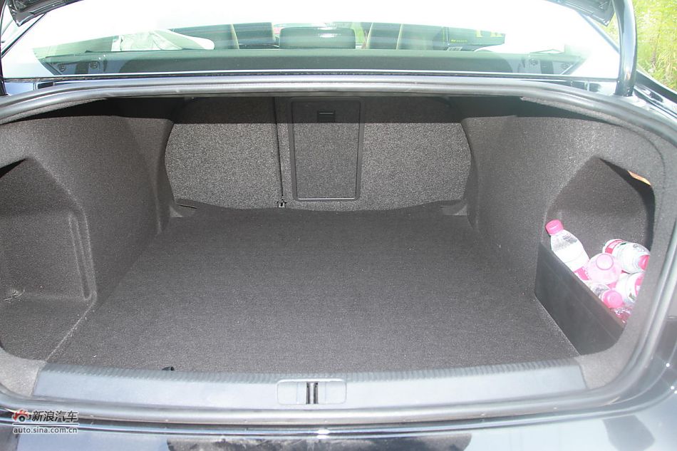 新迈腾(B7L)1.8TSI自动尊贵型座椅及空间