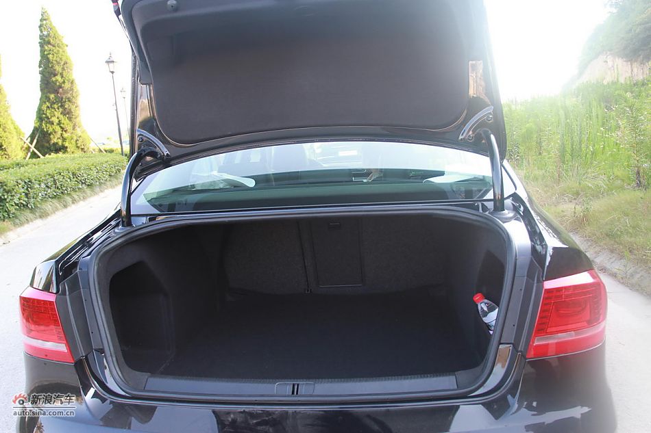 新迈腾(B7L)1.8TSI自动尊贵型座椅及空间