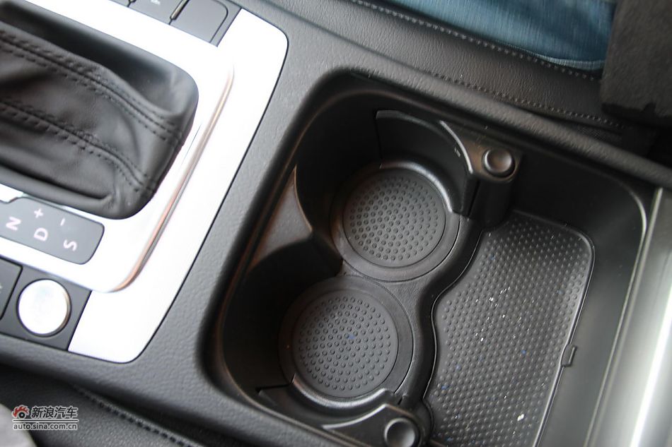 新迈腾(B7L)1.8TSI自动尊贵型座椅及空间