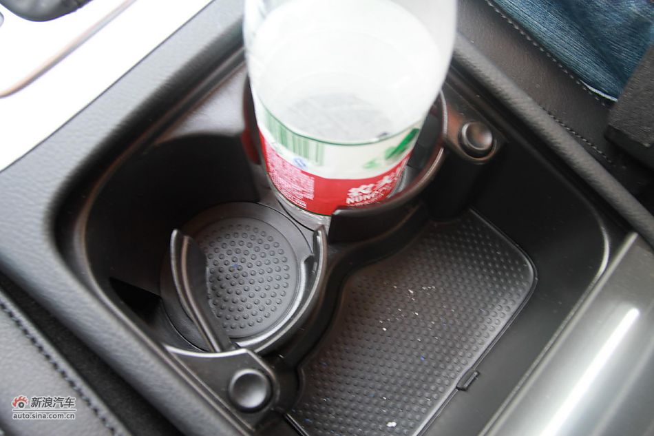 新迈腾(B7L)1.8TSI自动尊贵型座椅及空间