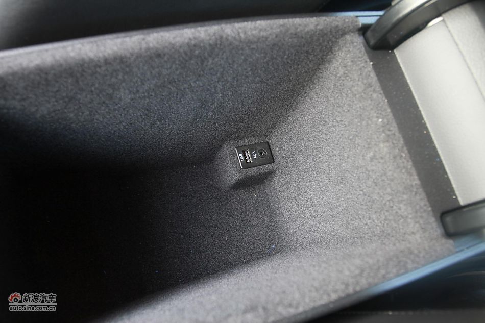 新迈腾(B7L)1.8TSI自动尊贵型座椅及空间