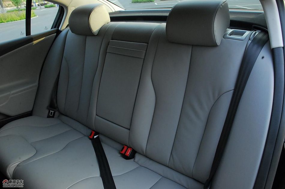 2011款迈腾试车实拍图-内饰