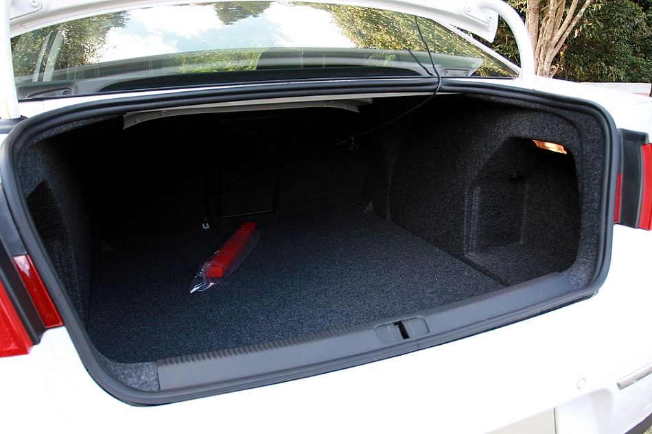 一汽大众迈腾DSG内饰图