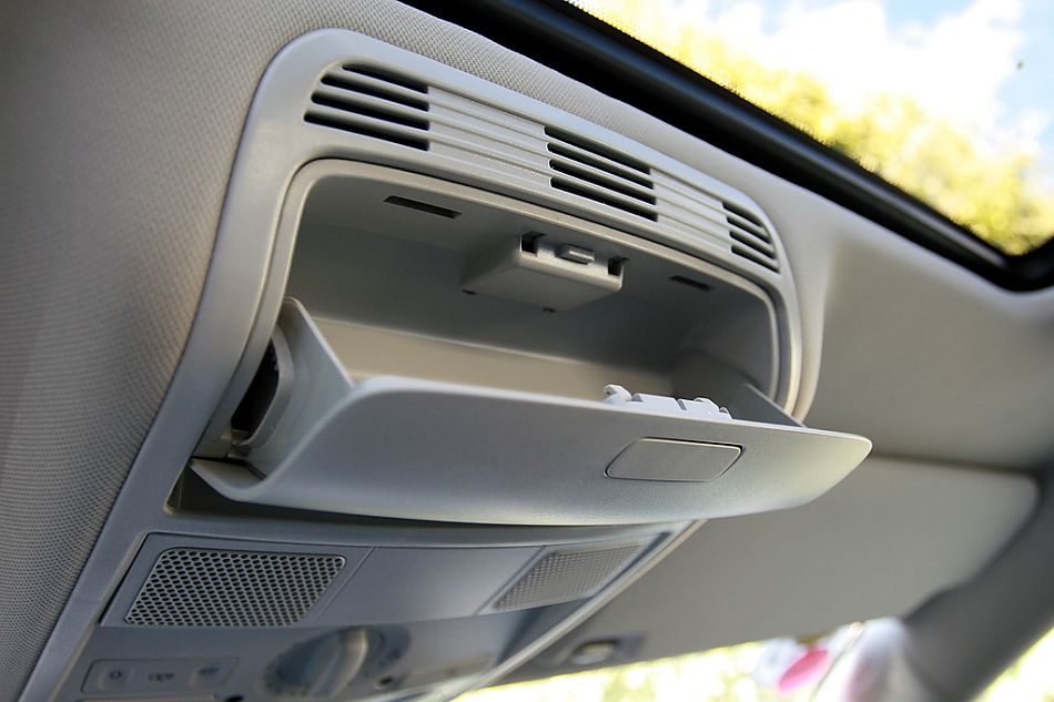 一汽大众迈腾DSG内饰图