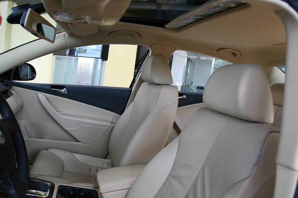 迈腾2.0TSI舒适型手自一体内饰图片