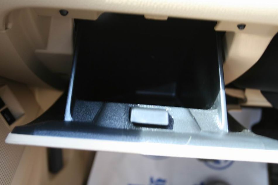 迈腾1.8TSI舒适型手动版内饰