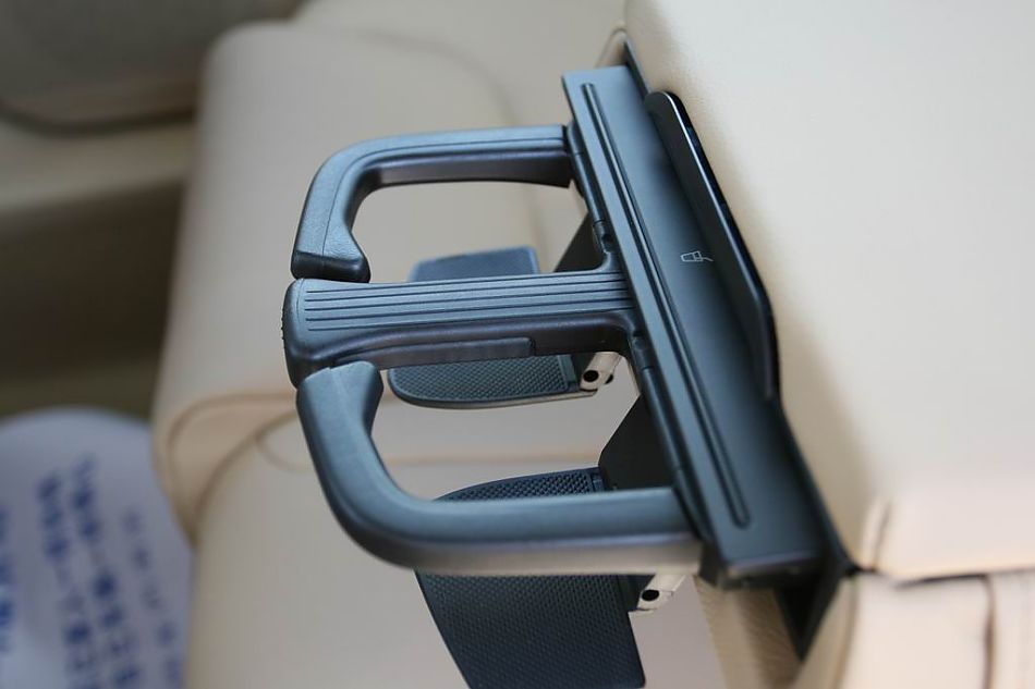 迈腾1.8TSI手自一体豪华型导航版内饰