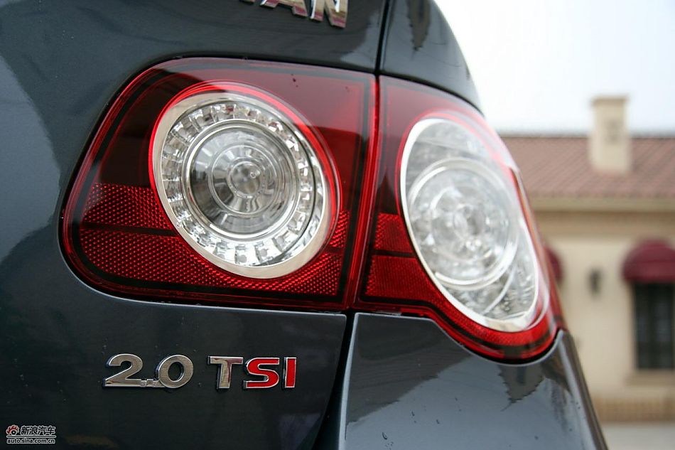 2011款迈腾2.0TSI外观实拍