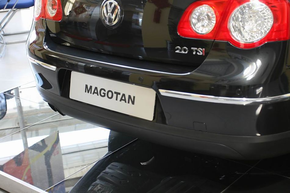 迈腾2.0TSI舒适型手自一体外观