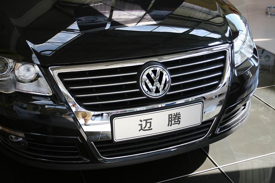 迈腾2.0TSI舒适型手自一体外观