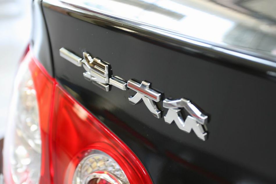 迈腾2.0TSI舒适型手自一体外观