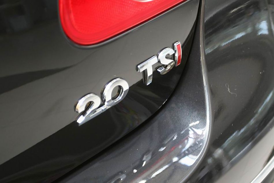 迈腾2.0TSI舒适型手自一体外观